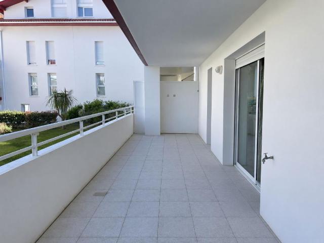 T2 avec exceptionnelle terrasse de 30 m² et parking en sous sol