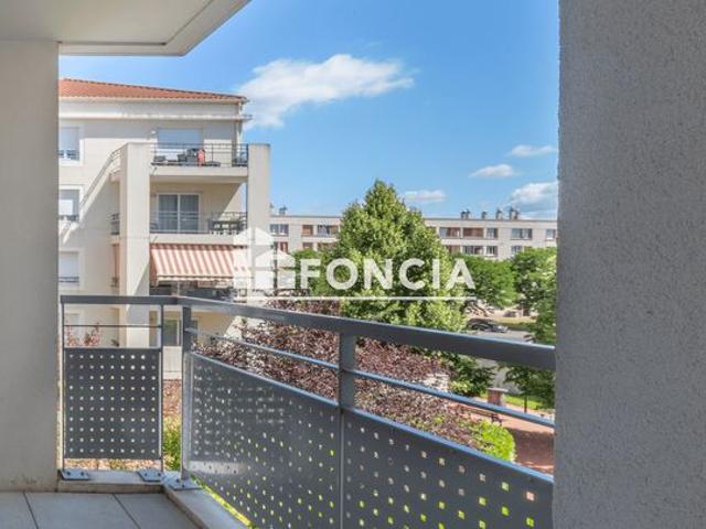 T2 avec garage, balcon, proche commerces