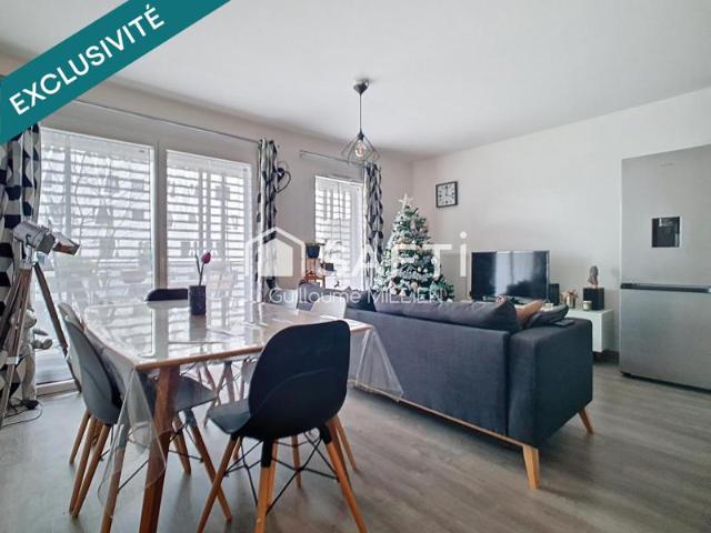 T2 avec grand balcon et parking Mairie de Mons