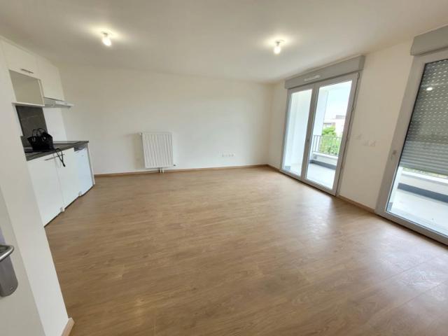 T2 AVEC LOGGIA ET PARKING AMIENS SUD