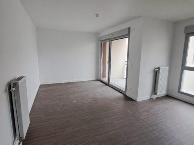 T2 AVEC LOGGIA + PARKING COUVERT