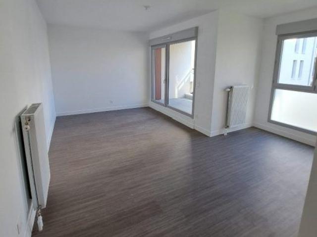 T2 AVEC LOGGIA + PARKING COUVERT