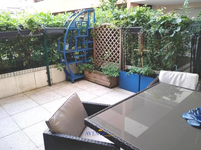 T2 avec terrasse et parking