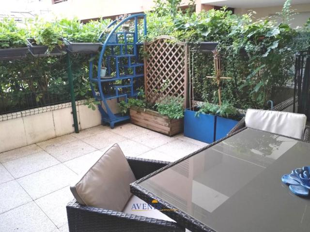 T2 avec terrasse et parking