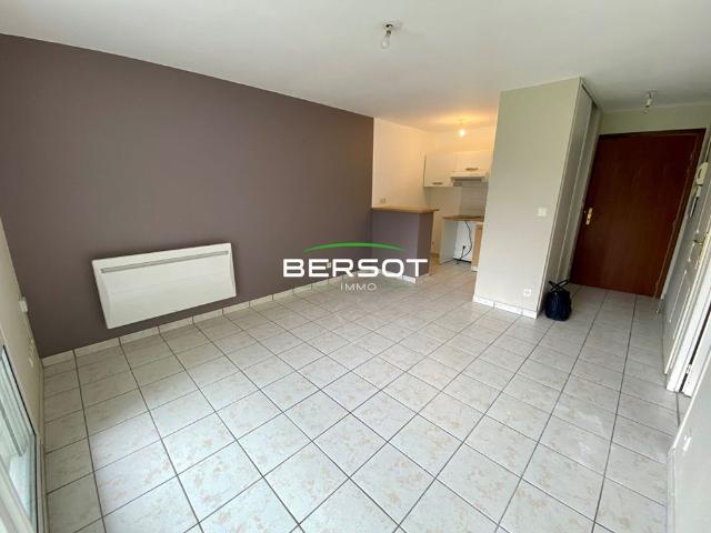 T2 avec terrasse, parking et piscine secteur Bregille