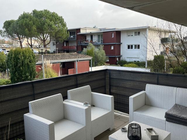 T2 avec Terrasse, place de stationnement dans résidence avec piscine