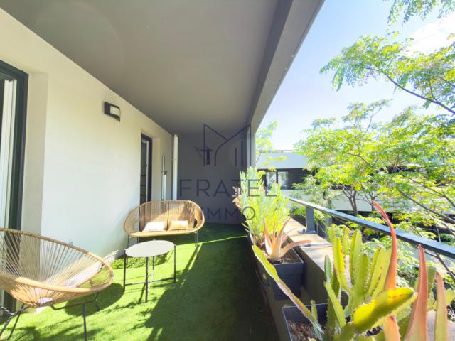 T2 avec terrasse sans vis à vis Dernier étage