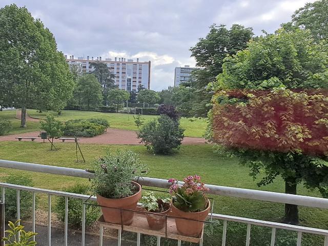 T2 avec vue dégagée au calme et balcon clim. possible