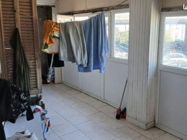 T2 avec veranda fermée 35 m2 1er étage sans charge, syndic bénévole