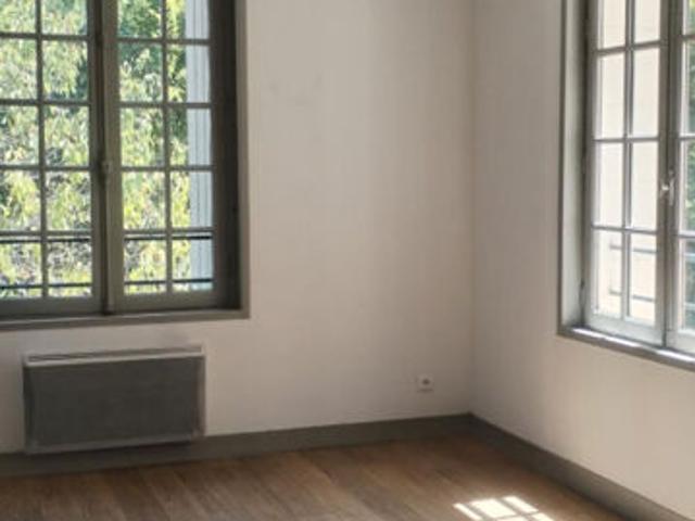 T2 BIS 65M² RESIDENCE LOUIS SERCAN SAINTES RIVE GAUCHE