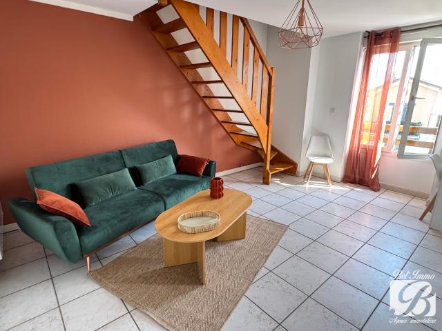 T2 bis duplex entièrement rénové et meublé