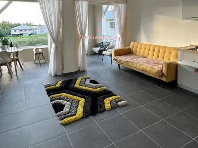 T2 bis lumineux non meublé, de 52 m² avec grande terrasse aux Trois Îlets