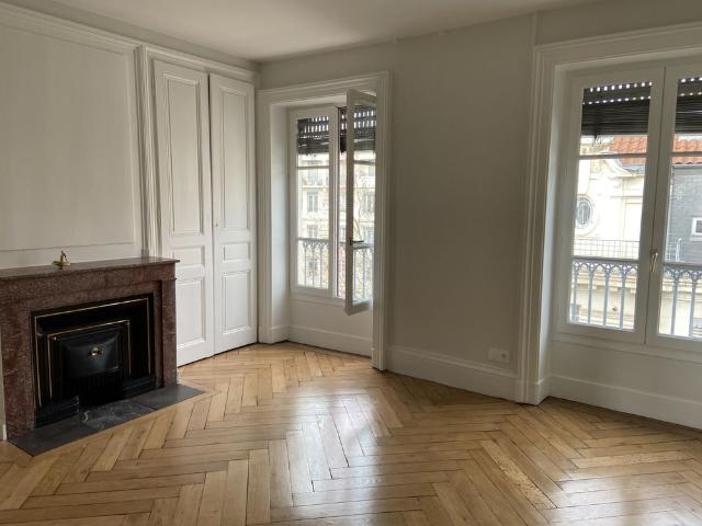 T2 bis LYON 7ème