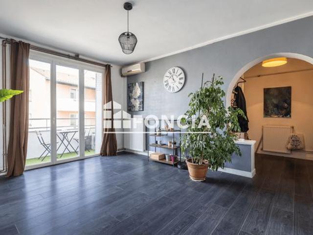 T2 Bis rénové 58m2 avec balcon / Quartier Jolimont