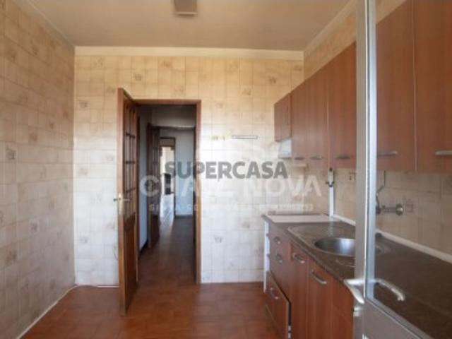 T2 c/ Arrumos em Santa Marinha, Vila Nova de Gaia