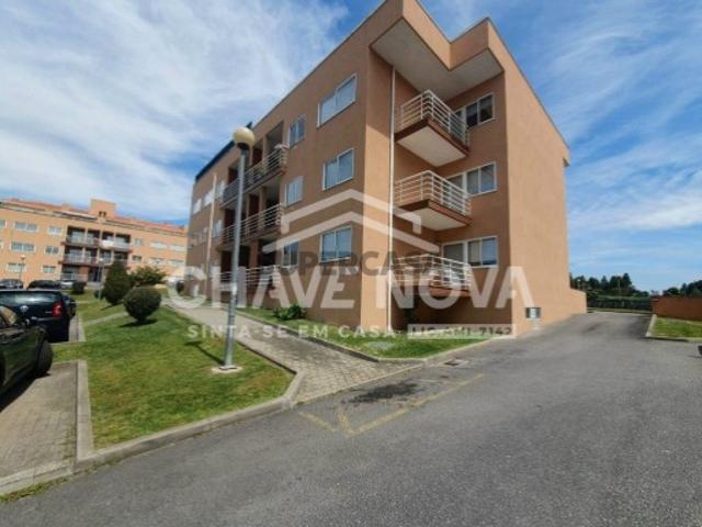 T2 c/ Lugar de Garagem em Canelas Edifício Prestige