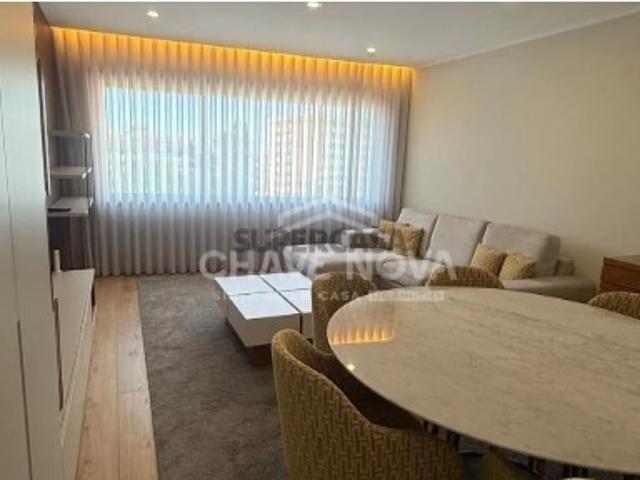T2 c/ Lugar de Garagem em Mafamude