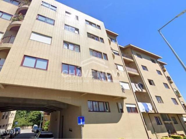 T2 C/ Lugar de Garagem em Santa Marinha, Vila Nova de Gaia