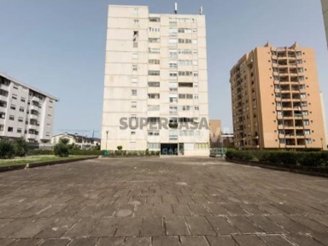 T2 c/ Vistas Mar e Lugar de Garagem em Ramalde