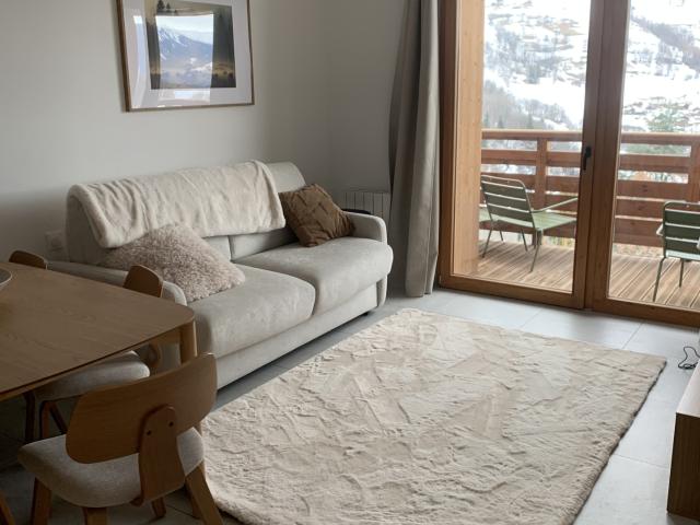 T2 Cabine au pied des pistes disponible de suite !