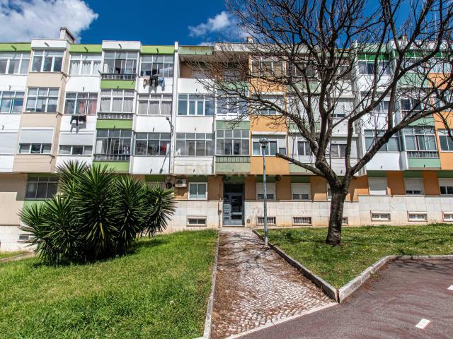 T2 Cacém junto ao LIDL
