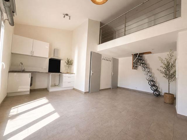 T2 centre ville avec place privative avec climatisation