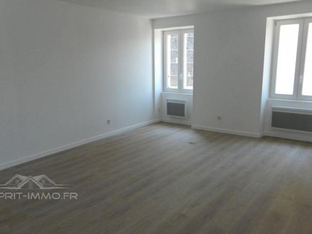 T2 centre ville Seyssel 74 disponible rapidement