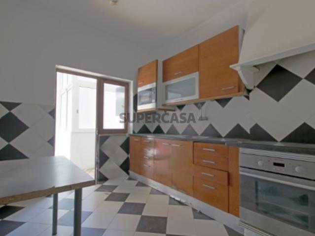 T2 com 80 m² no Alto do Seixalinho Junto à Santinha