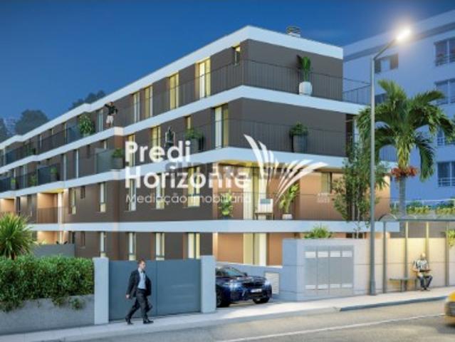 T2 com amplas varandas último piso