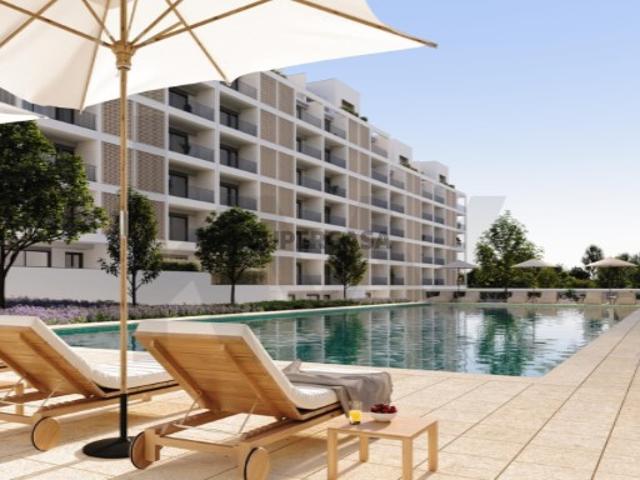 T2 COM SUITE, 2 VARANDAS E PISCINA Cedência de posição ELOU, Loures