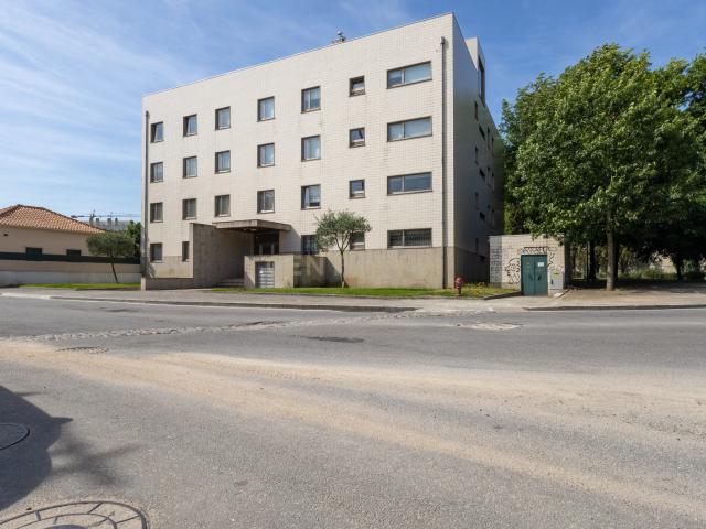 T2 com Suite e Garagem junto à Circunvalação