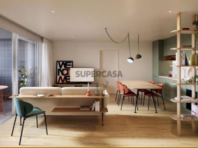 T2 com Suite, Varanda e Lugar de Garagem | Maia