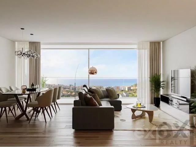 T2 com piscina e vista de mar, Funchal, Madeira!