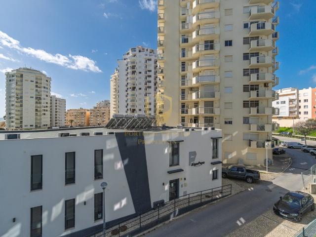 T2 com terraço 22,50m2 a 300 metros da costa