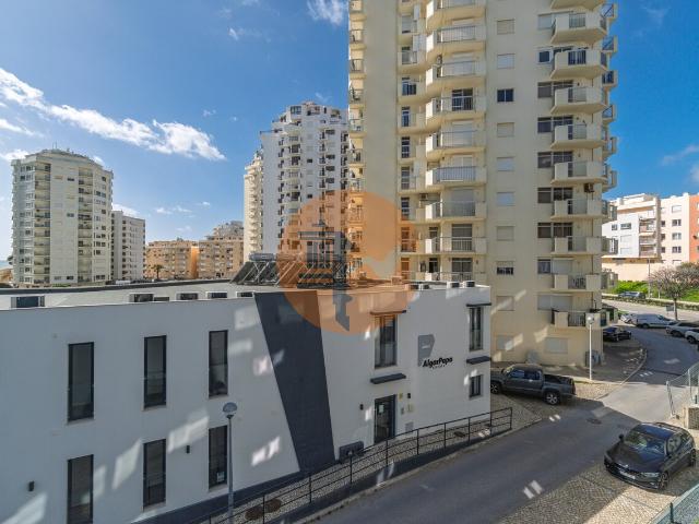 T2 com terraço 22,50m2 a 300 metros da costa