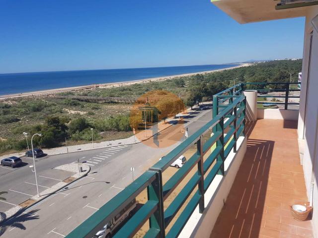 T2 com Terraço de 23m2 em Monte Gordo na Primeira Linha, Vista Mar