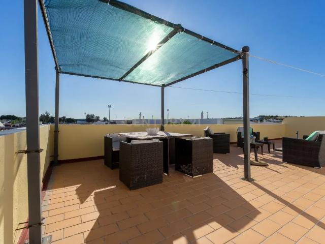 T2 com terraço privado de 73 m², estacionamento e vista desafogada em Castro Marim