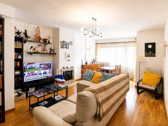 T2 com varanda e lugar de garagem em Alfena