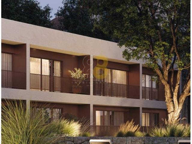 T2 com Varanda em Condomínio Privado com Piscina e Jardim Porto
