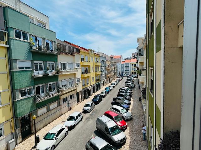 T2 com varanda em Sete Rios, Lisboa