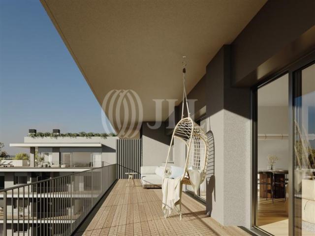 T2 com varanda, no Green Plaza Carcavelos, Cascais