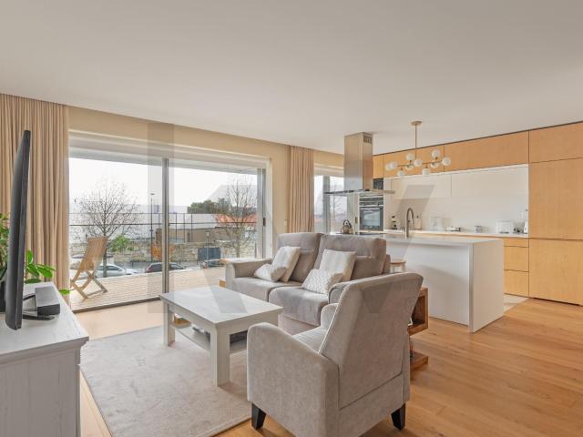 T2 com Varandas, Garagem e Resort Privado | A 10 min do Metro e Ribeira de Gaia