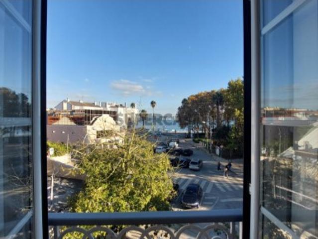 T2 com Vista de Mar, Paço de Arcos