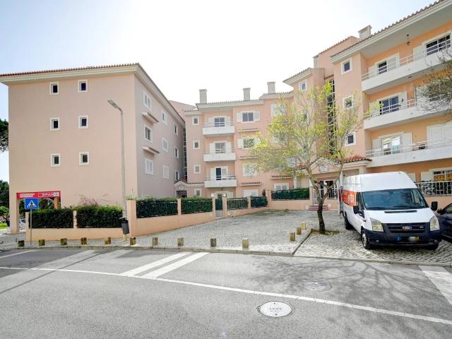 T2 com Vista Mar na Costa da Guia | Último Piso com Garagem Box Dupla