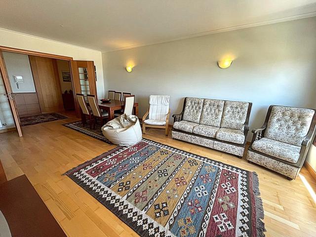 T2 com Vista Rio, Garagem e Arrecadação junto ao Metro Bela. 100m² Lisboa