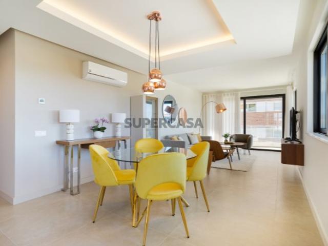 T2 Contemporâneo a um passo da Praia do Forte Novo