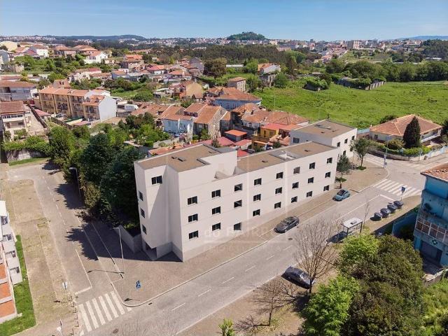 T2 construção moderna com garagem, junto ao Parque Oriental. 73m² Campanhã