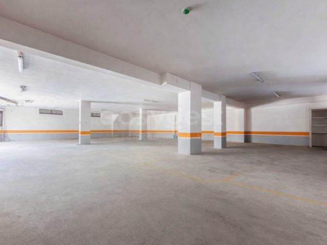 T2 Colinas do Cruzeiro com garagem para mais de 20 carros e terraço de 80m2