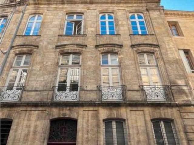 T2 dans immeuble ancien Quartier Saint Michel