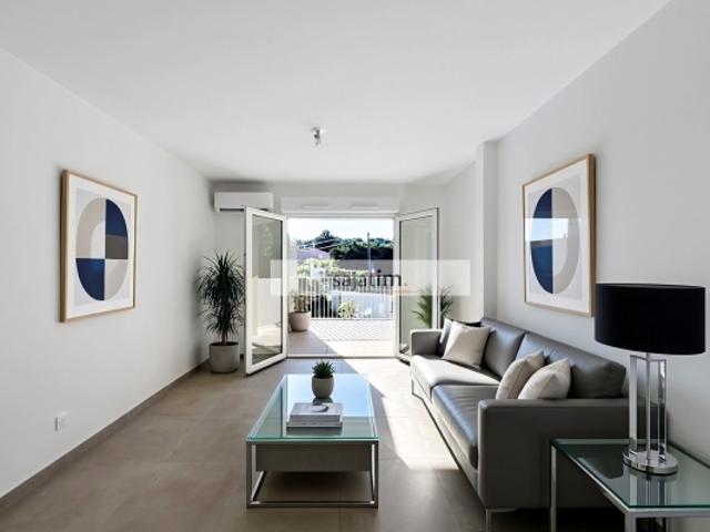 T2 de 41 m² avec TERRASSE vue collines